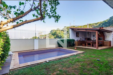 Casa à venda com 350m², 4 quartos e 5 vagasPiscina