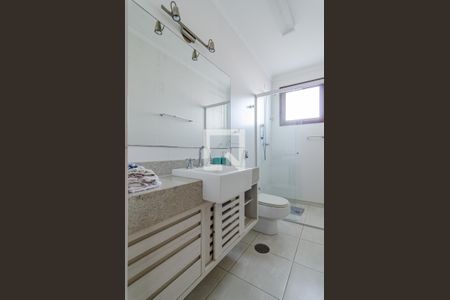 Casa à venda com 350m², 4 quartos e 5 vagasBanheiro 2