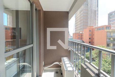 Studio para alugar com 25m², 1 quarto e sem vaga Studio para alugar com 25m², 1 quarto e sem vagaSacada