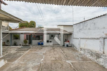 Casa à venda com 280m², 2 quartos e 6 vagas Casa à venda com 280m², 2 quartos e 6 vagasQuintal