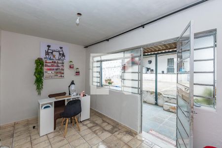 Casa à venda com 280m², 2 quartos e 6 vagas Casa à venda com 280m², 2 quartos e 6 vagasCasa 3 Sala 3