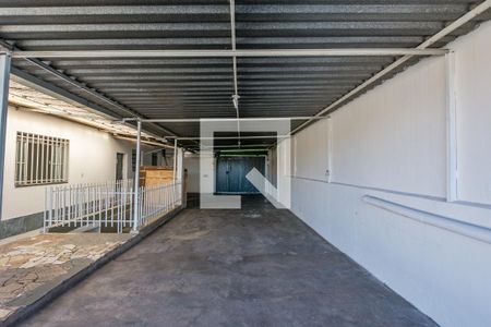 Casa à venda com 280m², 2 quartos e 6 vagas Casa à venda com 280m², 2 quartos e 6 vagasGaragem