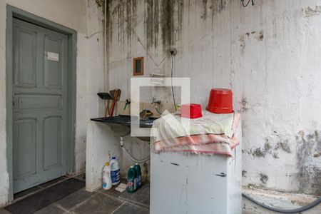 Casa à venda com 280m², 2 quartos e 6 vagas Casa à venda com 280m², 2 quartos e 6 vagasCasa 3 Área de Serviço