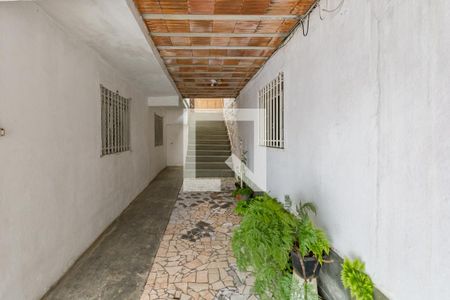 Casa à venda com 280m², 2 quartos e 6 vagas Casa à venda com 280m², 2 quartos e 6 vagasQuintal