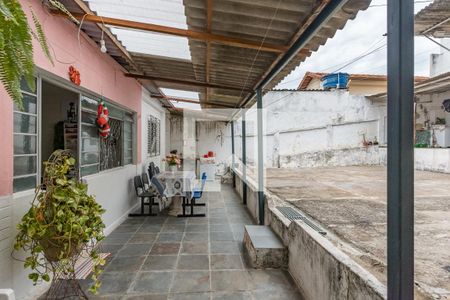 Casa à venda com 280m², 2 quartos e 6 vagas Casa à venda com 280m², 2 quartos e 6 vagasCasa 3 varanda