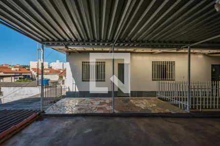 Casa à venda com 280m², 2 quartos e 6 vagas Casa à venda com 280m², 2 quartos e 6 vagasGaragem