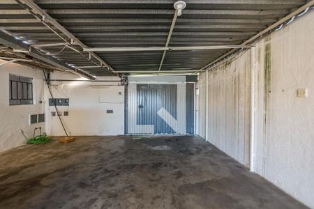 Casa à venda com 280m², 2 quartos e 6 vagas Casa à venda com 280m², 2 quartos e 6 vagasGaragem