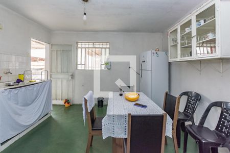 Casa à venda com 280m², 2 quartos e 6 vagas Casa à venda com 280m², 2 quartos e 6 vagasCasa 2 cozinha