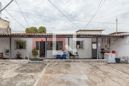 Casa à venda com 280m², 2 quartos e 6 vagas Casa à venda com 280m², 2 quartos e 6 vagasQuintal