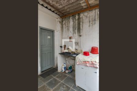 Casa à venda com 280m², 2 quartos e 6 vagas Casa à venda com 280m², 2 quartos e 6 vagasCasa 3 Área de Serviço