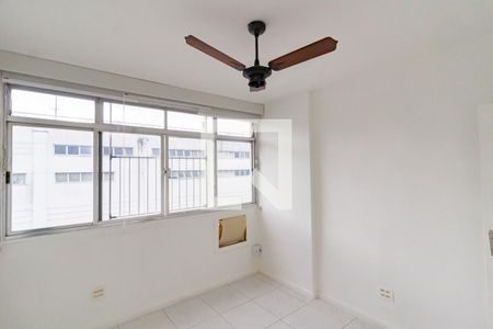 Apartamento para alugar com 93m², 3 quartos e sem vaga Apartamento para alugar com 93m², 3 quartos e sem vagaDetalhe do quarto 3