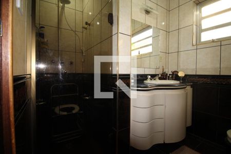 Casa à venda com 227m², 4 quartos e 4 vagasBanheiro da Suíte