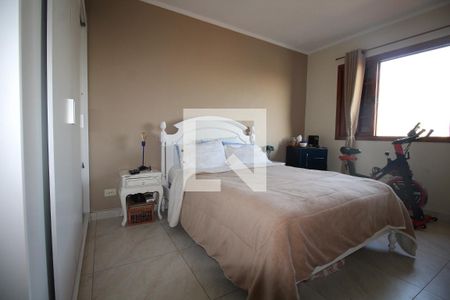 Casa à venda com 227m², 4 quartos e 4 vagassuite