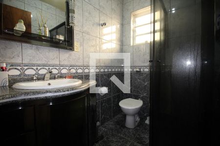 Casa à venda com 227m², 4 quartos e 4 vagasBanheiro Corredor