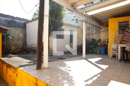 Casa à venda com 80m², 3 quartos e 2 vagas Casa à venda com 80m², 3 quartos e 2 vagasQuintal