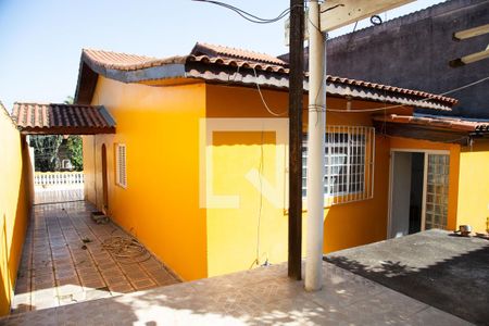 Casa à venda com 80m², 3 quartos e 2 vagas Casa à venda com 80m², 3 quartos e 2 vagasQuintal