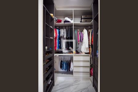 Casa à venda com 165m², 3 quartos e 2 vagasCloset