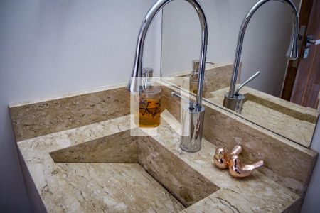 Casa à venda com 165m², 3 quartos e 2 vagasBanheiro de Serviço