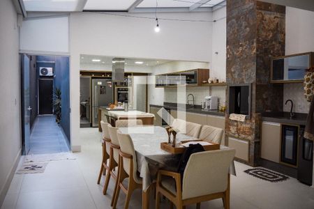 Casa à venda com 165m², 3 quartos e 2 vagasCozinha