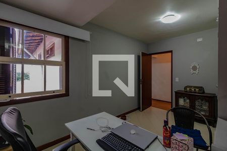 Casa à venda com 235m², 3 quartos e 1 vaga Casa à venda com 235m², 3 quartos e 1 vagaEscritório