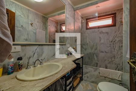 Casa à venda com 235m², 3 quartos e 1 vaga Casa à venda com 235m², 3 quartos e 1 vagaBanheiro