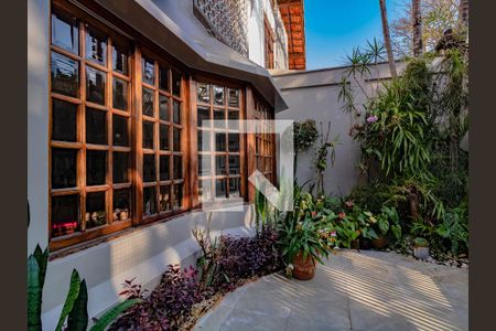 Casa à venda com 235m², 3 quartos e 1 vaga Casa à venda com 235m², 3 quartos e 1 vagaÁrea comum