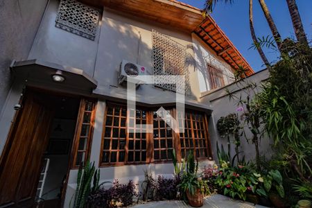 Casa à venda com 235m², 3 quartos e 1 vaga Casa à venda com 235m², 3 quartos e 1 vagaÁrea comum