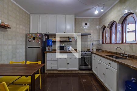 Casa à venda com 235m², 3 quartos e 1 vaga Casa à venda com 235m², 3 quartos e 1 vagaCozinha