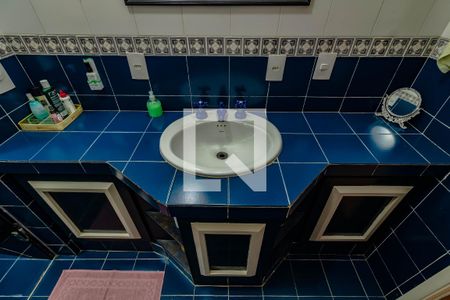 Casa à venda com 235m², 3 quartos e 1 vaga Casa à venda com 235m², 3 quartos e 1 vagaBanheiro