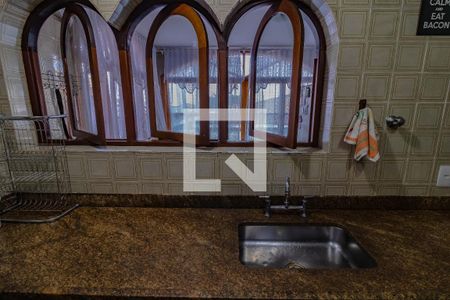 Casa à venda com 235m², 3 quartos e 1 vaga Casa à venda com 235m², 3 quartos e 1 vagaCozinha