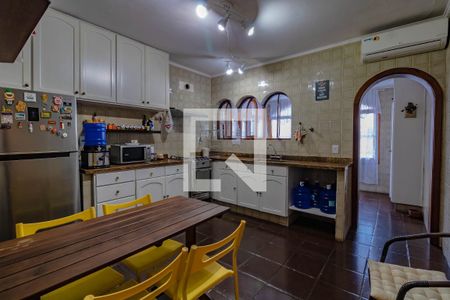 Casa à venda com 235m², 3 quartos e 1 vaga Casa à venda com 235m², 3 quartos e 1 vagaCozinha