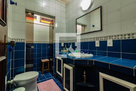 Casa à venda com 235m², 3 quartos e 1 vaga Casa à venda com 235m², 3 quartos e 1 vagaBanheiro