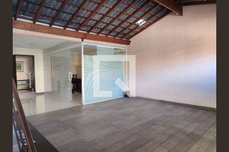 Casa à venda com 2 quartos, 193m² em Vila Assunção, Santo André