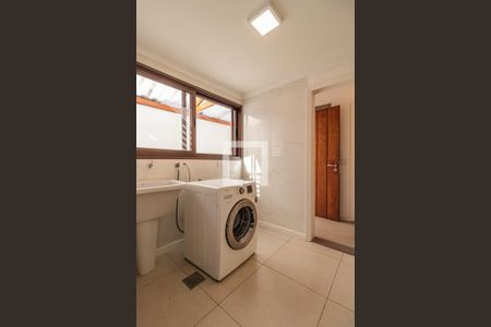 Casa de condomínio à venda com 246m², 4 quartos e 4 vagasÁrea de Serviço