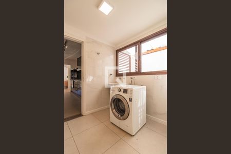 Casa de condomínio à venda com 246m², 4 quartos e 4 vagasÁrea de Serviço