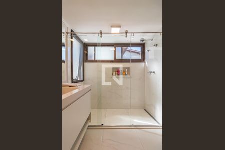 Casa de condomínio à venda com 246m², 4 quartos e 4 vagasBanheiro da Suíte