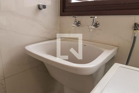 Casa de condomínio à venda com 246m², 4 quartos e 4 vagasÁrea de Serviço