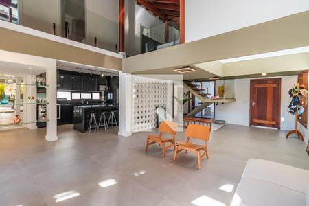 Sala de casa de condomínio à venda com 4 quartos, 246m² em Alphaville, Santana de Parnaíba