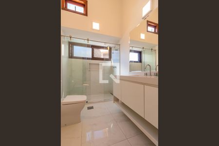 Casa de condomínio à venda com 246m², 4 quartos e 4 vagasBanheiro Social