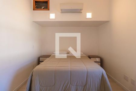 Casa de condomínio à venda com 246m², 4 quartos e 4 vagasSuíte