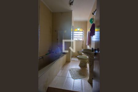 Casa à venda com 319m², 5 quartos e 4 vagasbanheiro