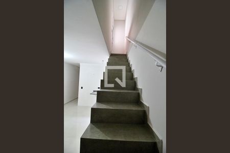 Apartamento à venda com 84m², 2 quartos e 1 vagaEscada