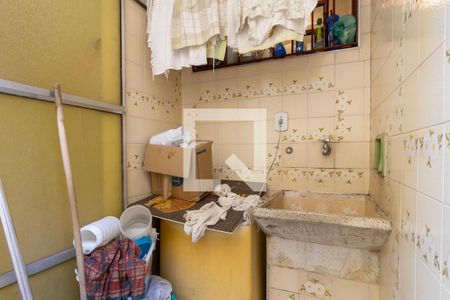 Casa à venda com 300m², 6 quartos e 4 vagas Casa à venda com 300m², 6 quartos e 4 vagasÁrea de serviço