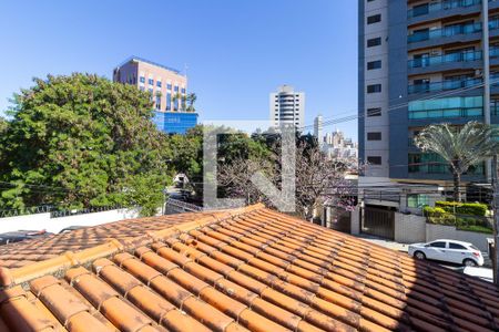 Casa à venda com 300m², 6 quartos e 4 vagas Casa à venda com 300m², 6 quartos e 4 vagasVista do quarto 4