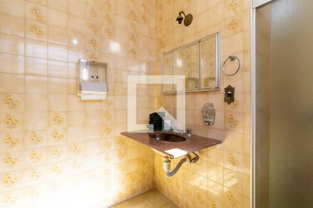 Casa à venda com 300m², 6 quartos e 4 vagas Casa à venda com 300m², 6 quartos e 4 vagasBanheiro da suíte 1