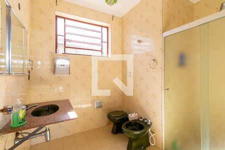 Casa à venda com 300m², 6 quartos e 4 vagas Casa à venda com 300m², 6 quartos e 4 vagasBanheiro social 2