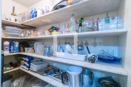 Casa à venda com 300m², 6 quartos e 4 vagas Casa à venda com 300m², 6 quartos e 4 vagasDispensa