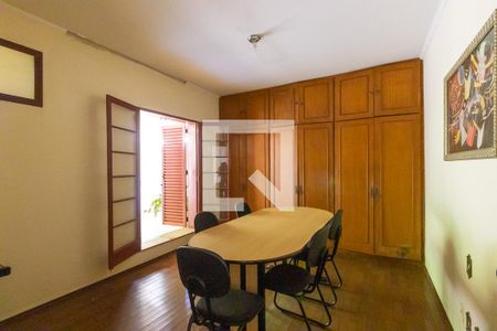 Casa à venda com 300m², 6 quartos e 4 vagas Casa à venda com 300m², 6 quartos e 4 vagasQuarto 3