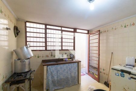 Casa à venda com 300m², 6 quartos e 4 vagas Casa à venda com 300m², 6 quartos e 4 vagasCozinha