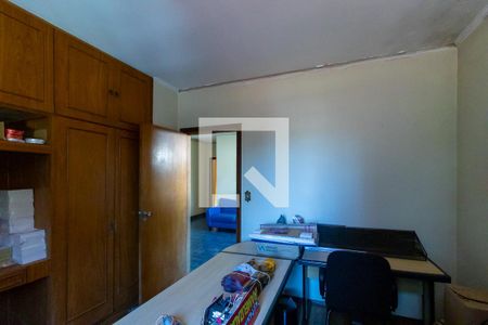 Casa à venda com 300m², 6 quartos e 4 vagas Casa à venda com 300m², 6 quartos e 4 vagasQuarto 5